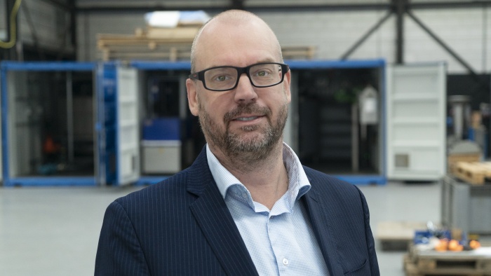 barry-van-at-hull-image